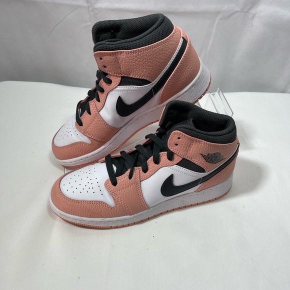 COPY - Nike Air Jordans pink youth girls size 5.5 y - Picture 3 of 8